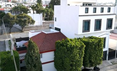 Casa en venta con coworking independiente en Residencial Esmeralda, Zona Ánimas