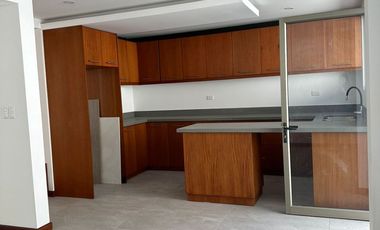 CASA EN VENTA CON LOCAL COMERCIAL, POR ESTRENAR SECTOR LAS PENCAS