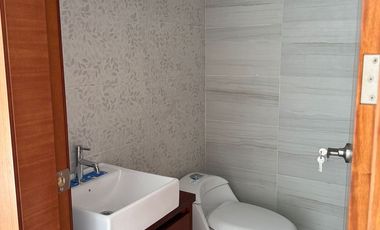 CASA EN VENTA CON LOCAL COMERCIAL, POR ESTRENAR SECTOR LAS PENCAS