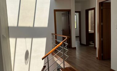 CASA EN VENTA CON LOCAL COMERCIAL, POR ESTRENAR SECTOR LAS PENCAS