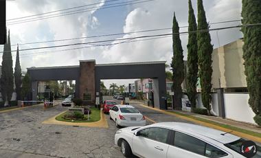 Excelente casa en fraccionamiento ubicada en colonia La Tijera, Jalisco, con 4 recamaras y 188m2. Muy cerca de Plaza Ubika.