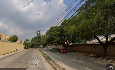 Casa en condominio ubicado en colonia La Giralda, Zapopan, Jalisco, con 4 recamaras y 183m2. Con salida a Av. López Mateos, Muy cerca del Teatro Galer