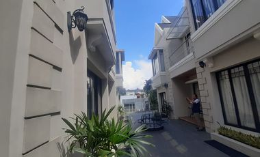 UNIT TERBATAS !!! TOWNHOUSE BERGAYA AMERICAN CLASSIC @ SETRADUTA BANDUNG FULLFURNISH