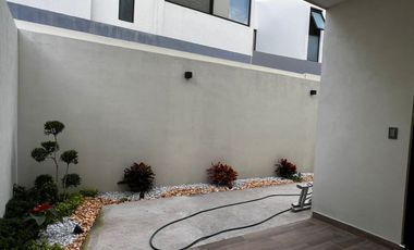 Casa nueva en venta en clúster Parque Coahuila, Lomas de Angelópolis a unos pasos de Barrio Cascatta