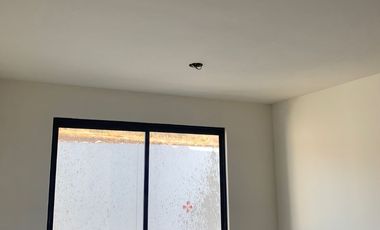 ESTRENALA CON ROFF Y PERGOLADO