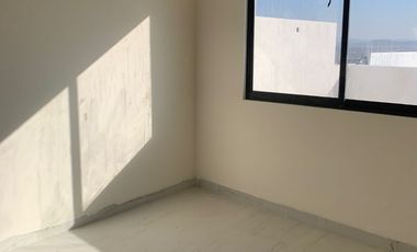 ESTRENALA CON ROFF Y PERGOLADO