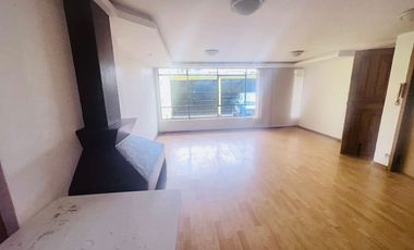 Departamento en renta 3 dormitorios calle sector Jipijapa Rio Centr, Quito
