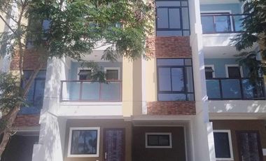 Three Storey TownHouses For Sale In The Villas at Highlands Dasmarinas Cavite