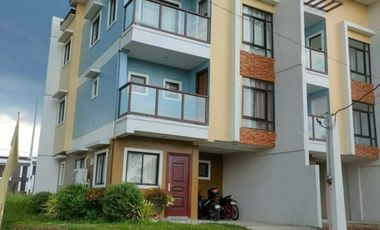 Three Storey TownHouses For Sale In The Villas at Highlands Dasmarinas Cavite