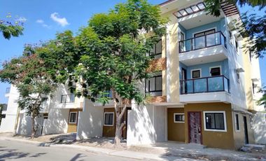 Three Storey TownHouses For Sale In The Villas at Highlands Dasmarinas Cavite