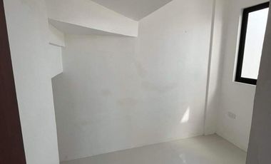 Three Storey TownHouses For Sale In The Villas at Highlands Dasmarinas Cavite