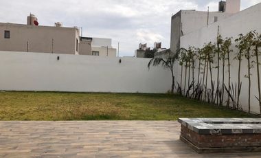 AMPLIA CASA EN PROVADA EN LUGAR TRANQUILO