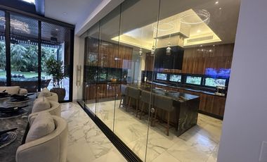 Casa en venta con vista al campo en el Yucatán Country Club.