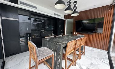 Casa en venta con vista al campo en el Yucatán Country Club.