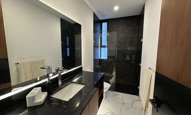 Casa en venta con vista al campo en el Yucatán Country Club.