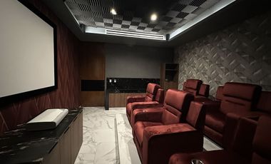 Casa en venta con vista al campo en el Yucatán Country Club.