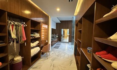 Casa en venta con vista al campo en el Yucatán Country Club.