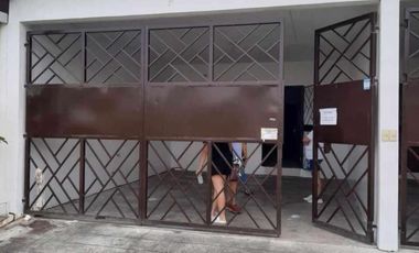 one unit for Rent in Timog hills subdivision tulip street.  2 rooms with cr and 1 maid room