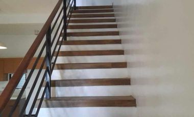 one unit for Rent in Timog hills subdivision tulip street.  2 rooms with cr and 1 maid room