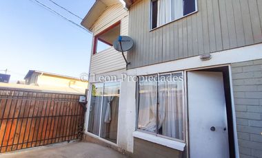 Leon Propiedades vende casa en villa, Curacaví centro.