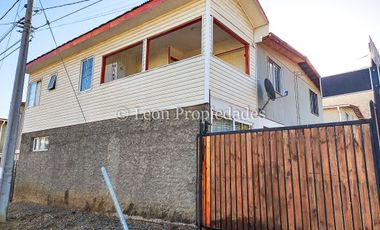 Leon Propiedades vende casa en villa, Curacaví centro.