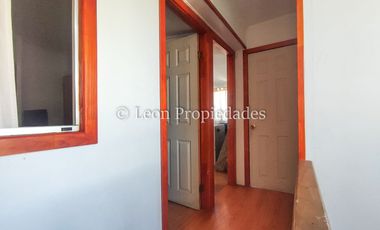 Leon Propiedades vende casa en villa, Curacaví centro.