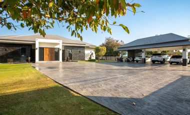 Luxury 6 bedroom single-storey pool villa for sale, price 55 Million Baht