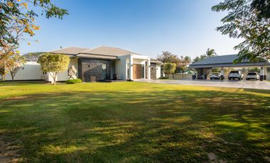 Luxury 6 bedroom single-storey pool villa for sale, price 55 Million Baht