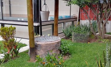 Casa de vivienda de 3 pisos con 2 suites y piscina, sector La Primavera, Cumbayá