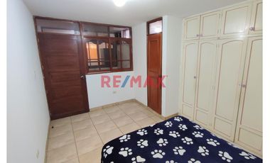 Casa Multifamiliar Con Cochera A Un Paso De La Estacion San Carlos