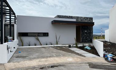 Casa Nueva de Una Planta en Venta – LOMALTA Tres Marías, Morelia 📍 Fraccionamiento privado con vista panorámica y amenidades de primer nivel