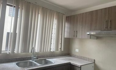 Casa en venta, Sector Coliseo Jeferson Perez