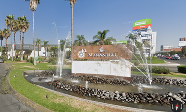Excelente casa en fraccionamiento El Manantial Ubicado en colonia Los Gavilanes, Guadalajara Jalisco, Con  4 Recamaras y 330m2. A unos minutos de camp