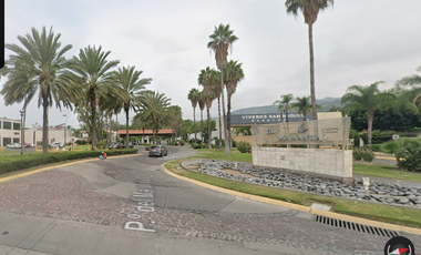 Excelente casa en fraccionamiento El Manantial Ubicado en colonia Los Gavilanes, Guadalajara Jalisco, Con  4 Recamaras y 330m2. A unos minutos de camp