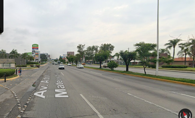 Excelente casa en fraccionamiento El Manantial Ubicado en colonia Los Gavilanes, Guadalajara Jalisco, Con  4 Recamaras y 330m2. A unos minutos de camp