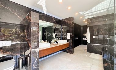Casa en Renta en Pinar de la Venta Amueblada con Alberca de Lujo, Zapopan