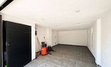 Casa en Renta en Pinar de la Venta Amueblada con Alberca de Lujo, Zapopan