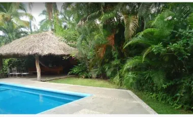 HERMOSA CASA ESTA ESPERANDO POR TI