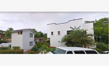 HERMOSA CASA ESTA ESPERANDO POR TI