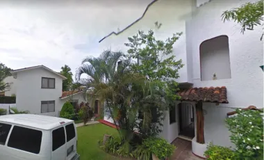 HERMOSA CASA ESTA ESPERANDO POR TI