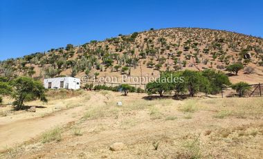 Leon Propiedades vende parcela con casa en sector Las Rosas, Curacaví.