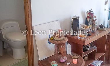 Leon Propiedades vende parcela con casa en sector Las Rosas, Curacaví.