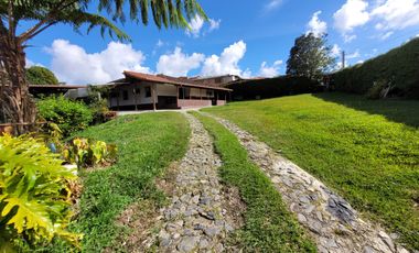 SE ARRIENDA CASA FINCA EN EL CARMEN DE VIBORAL