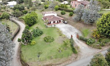 SE VENDE FINCA EN MARINILLA ANTIOQUIA