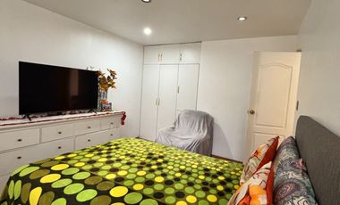 VENDO CASA DE 5 PISOS EN SALAMANCA FRENTE A PARQUE