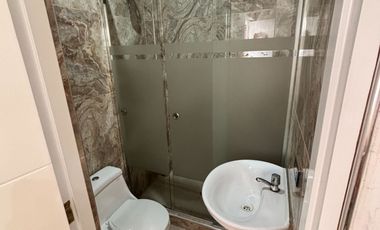VENDO CASA DE 5 PISOS EN SALAMANCA FRENTE A PARQUE