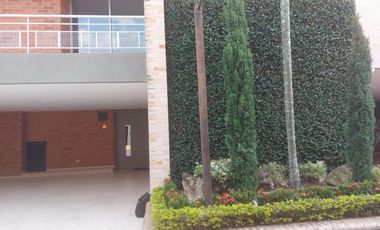 VENDO casa Jockey Club Ciudad Jardín Cali