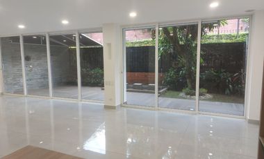 VENDO casa Jockey Club Ciudad Jardín Cali