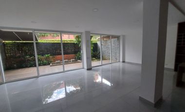 VENDO casa Jockey Club Ciudad Jardín Cali