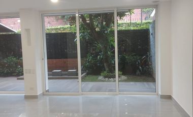VENDO casa Jockey Club Ciudad Jardín Cali